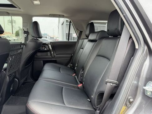 Used 2022 Toyota 4Runner TRD Off-Road Premium w/ Moonroof Package AWD/4WD image 18