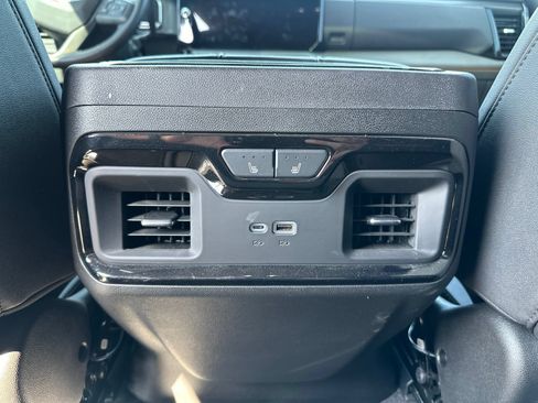 Used 2025 GMC Sierra 2500 AT4 w/ AT4 Premium Plus Package AWD/4WD image 10