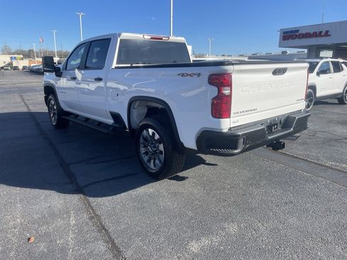 Used 2025 Chevrolet Silverado 2500 Custom w/ Custom Value Package image 7