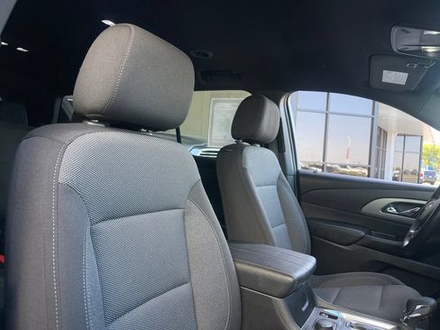 Used 2023 Chevrolet Traverse LT w/ LPO, Cargo Package FWD image 16