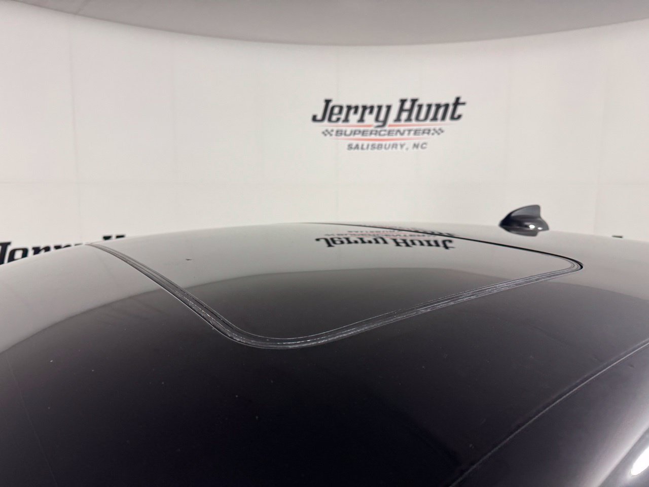Used 2019 Dodge Charger Scat Pack w/ Technology Group RWD image 12