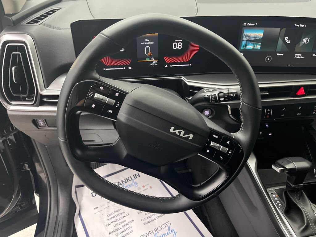 Used 2026 Kia Sorento LX FWD image 16