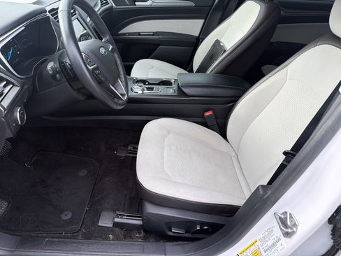 Used 2019 Ford Fusion SE w/ Equipment Group 151A image 10