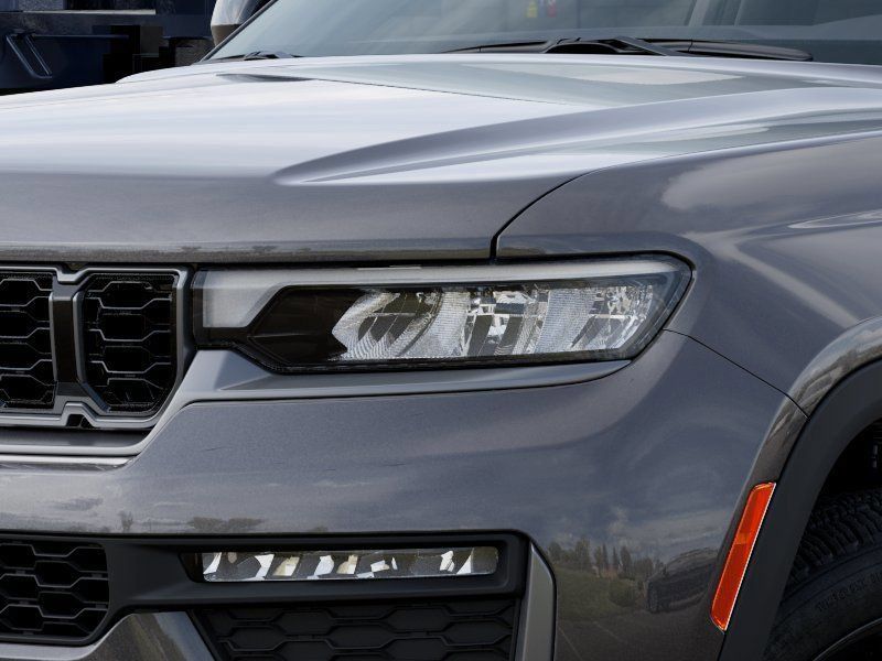New 2026 Jeep Grand Cherokee L Limited w/ Limited Altitude Package AWD/4WD image 10