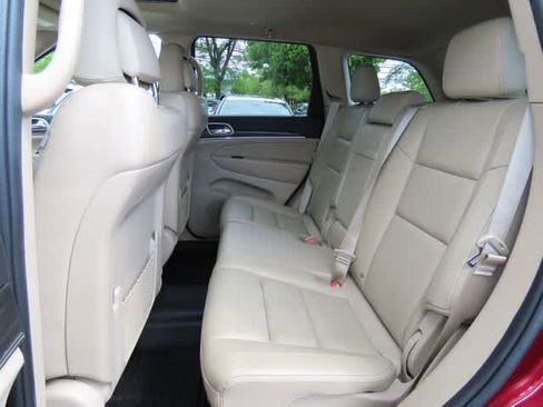 Used 2021 Jeep Grand Cherokee Limited AWD/4WD image 15