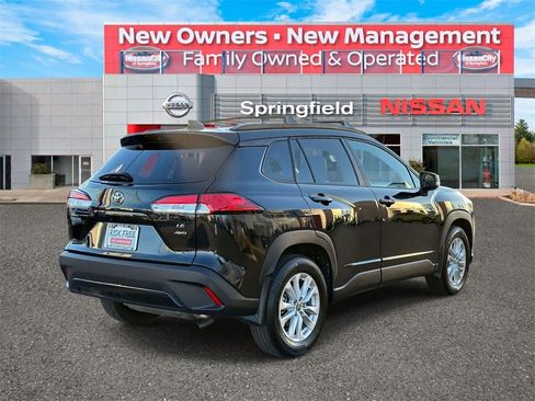 Used 2022 Toyota Corolla Cross LE image 5