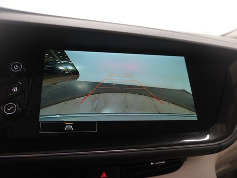 Used 2023 Buick Envision Essence image 24