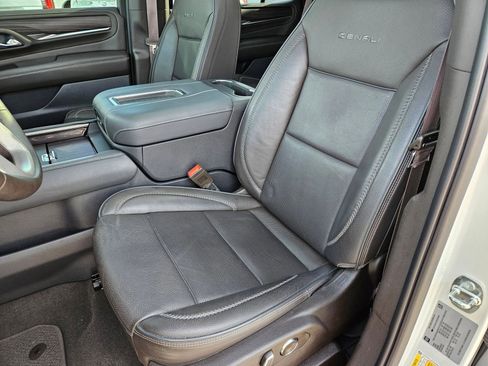 Used 2023 GMC Yukon Denali image 62