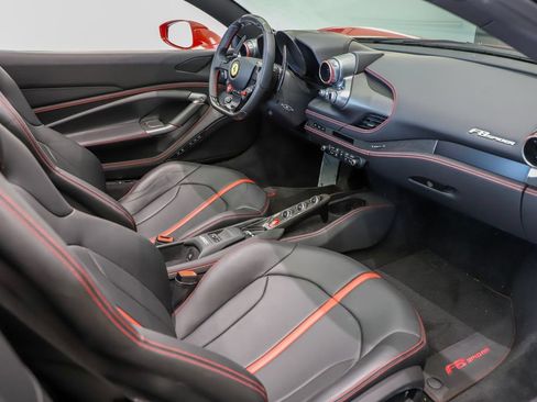 Certified 2022 Ferrari F8 Tributo RWD image 11