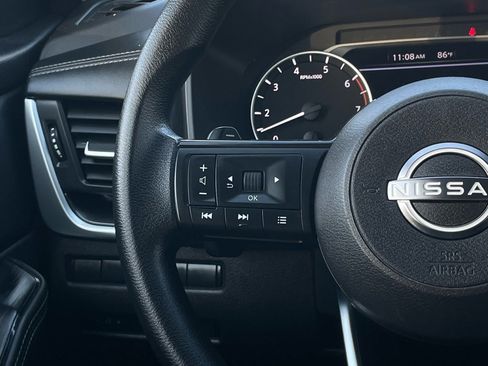 Used 2024 Nissan Rogue SV image 14