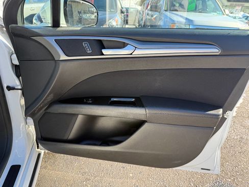 Used 2015 Ford Fusion SE image 33