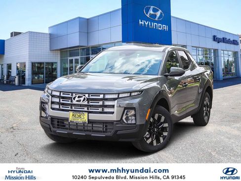New 2025 Hyundai Santa Cruz SE image 1