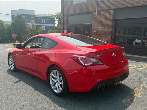 Used 2015 Hyundai Genesis 3.8 RWD image 10