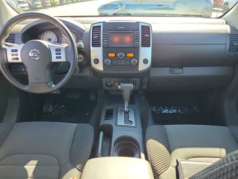 Used 2018 Nissan Frontier PRO-4X image 9