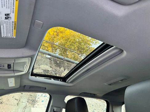 Used 2017 Chevrolet Silverado 1500 LTZ Z71 image 15