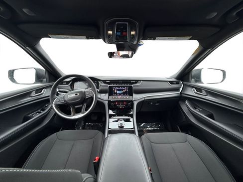 Used 2025 Jeep Grand Cherokee L Laredo w/ Luxury Tech Group I image 18