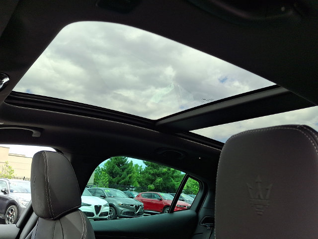 Used 2025 Maserati Grecale Modena AWD/4WD image 14