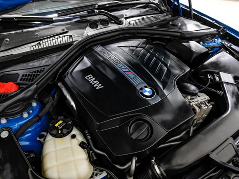 Used 2018 BMW M2 RWD image 39