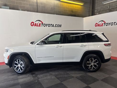 Used 2024 Jeep Grand Cherokee Limited image 6