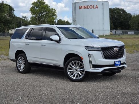 Used 2022 Cadillac Escalade Premium Luxury AWD/4WD image 2