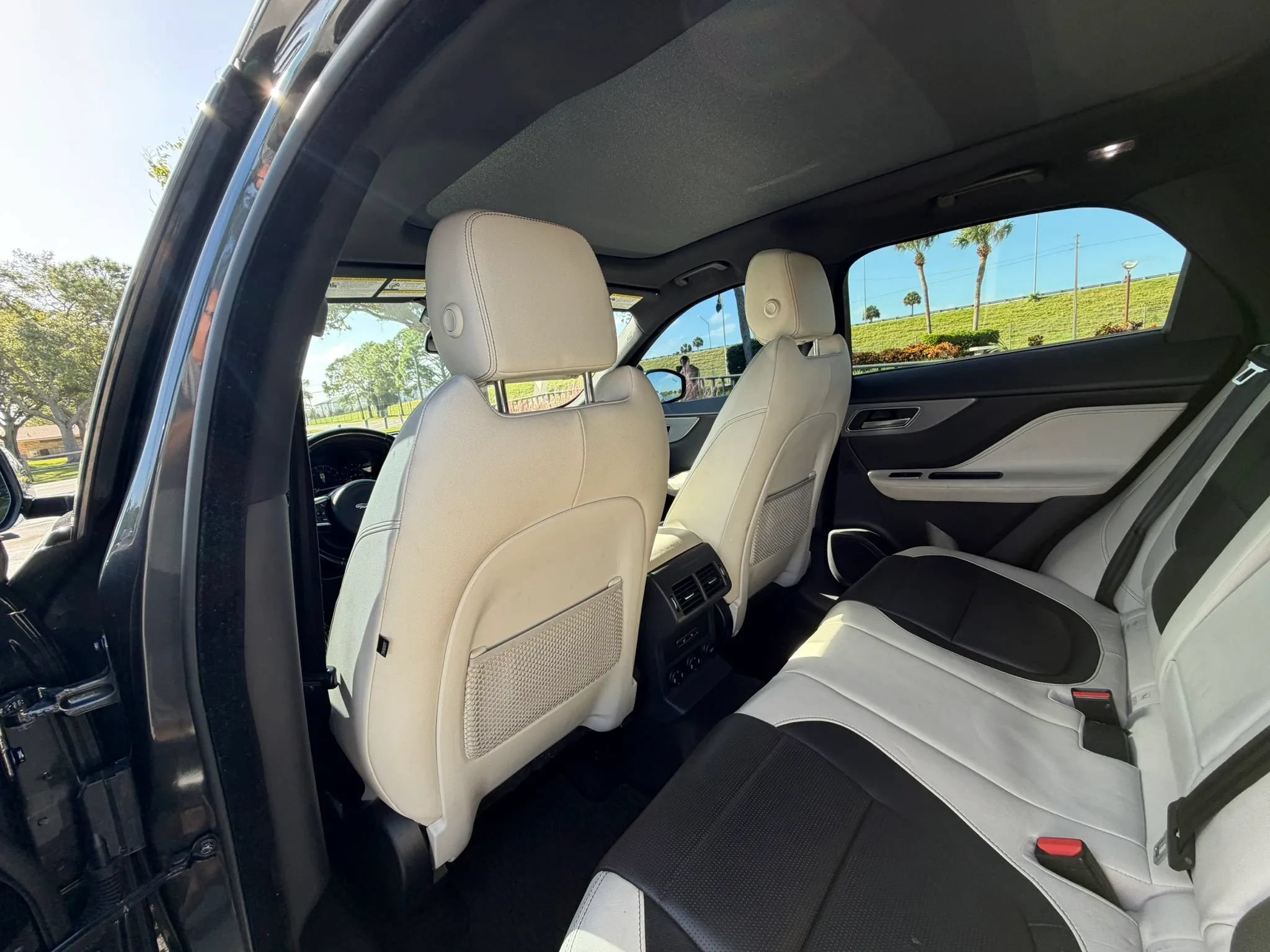 Used 2018 Jaguar F-PACE S AWD/4WD image 34