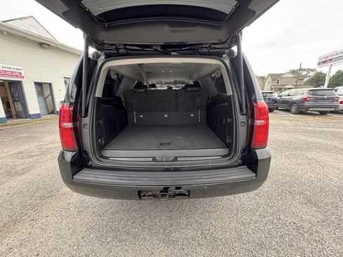 Used 2018 Chevrolet Suburban LT image 37