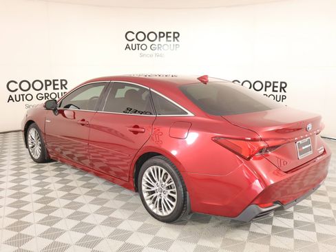 Used 2019 Toyota Avalon Limited image 24