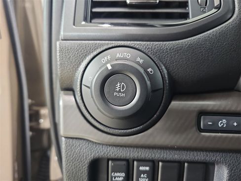 Used 2021 Nissan Titan PRO-4X w/ Pro-4x Convenience Package image 32