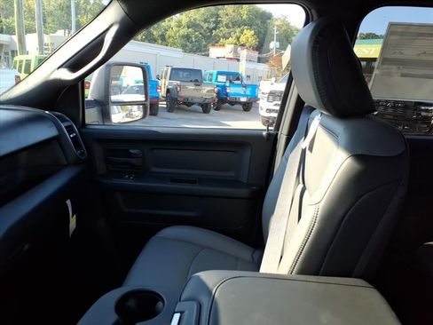 New 2026 RAM 2500 Tradesman w/ Chrome Appearance Group image 18