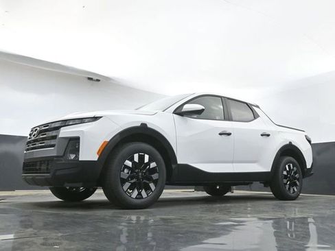 Used 2025 Hyundai Santa Cruz SE image 30