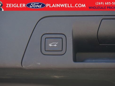 Used 2023 Buick Envision Avenir AWD/4WD image 11