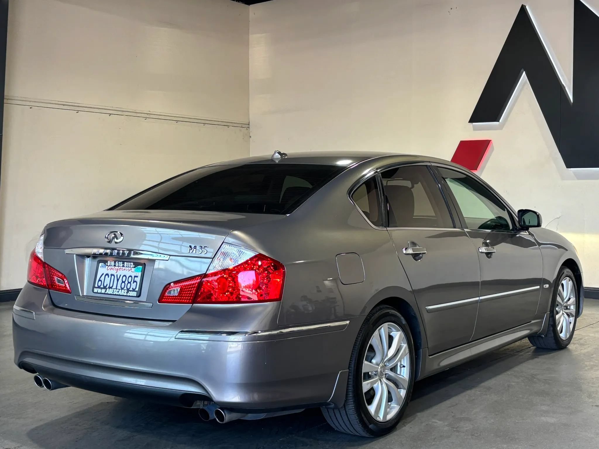 Used 2008 INFINITI M35 w/ Technology Pkg RWD image 6
