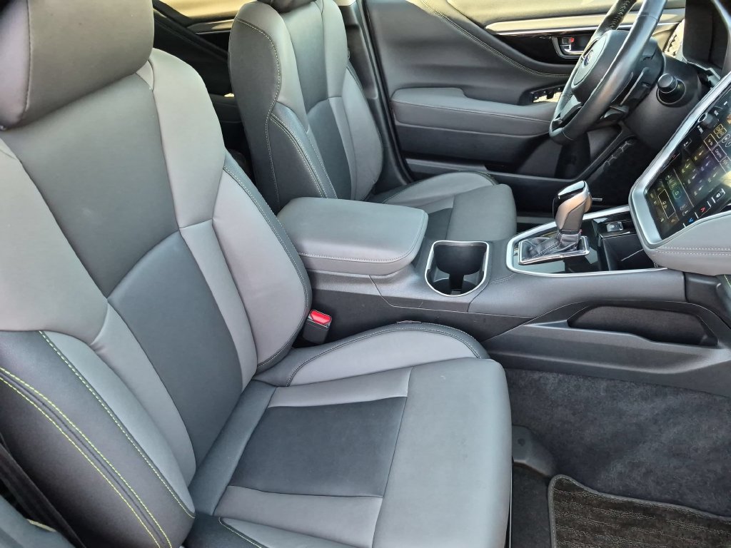 Used 2025 Subaru Outback Onyx Edition AWD/4WD image 31