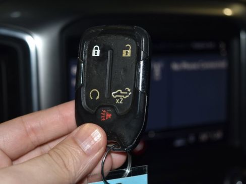 Used 2019 Chevrolet Silverado 1500 LT w/ All-Star Edition image 17