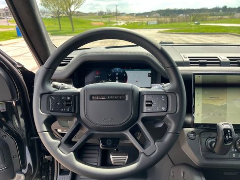 New 2026 Land Rover Defender 110 OCTA image 13