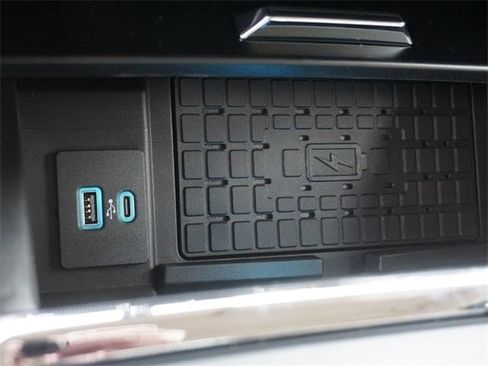 New 2024 Ford Expedition XLT image 24