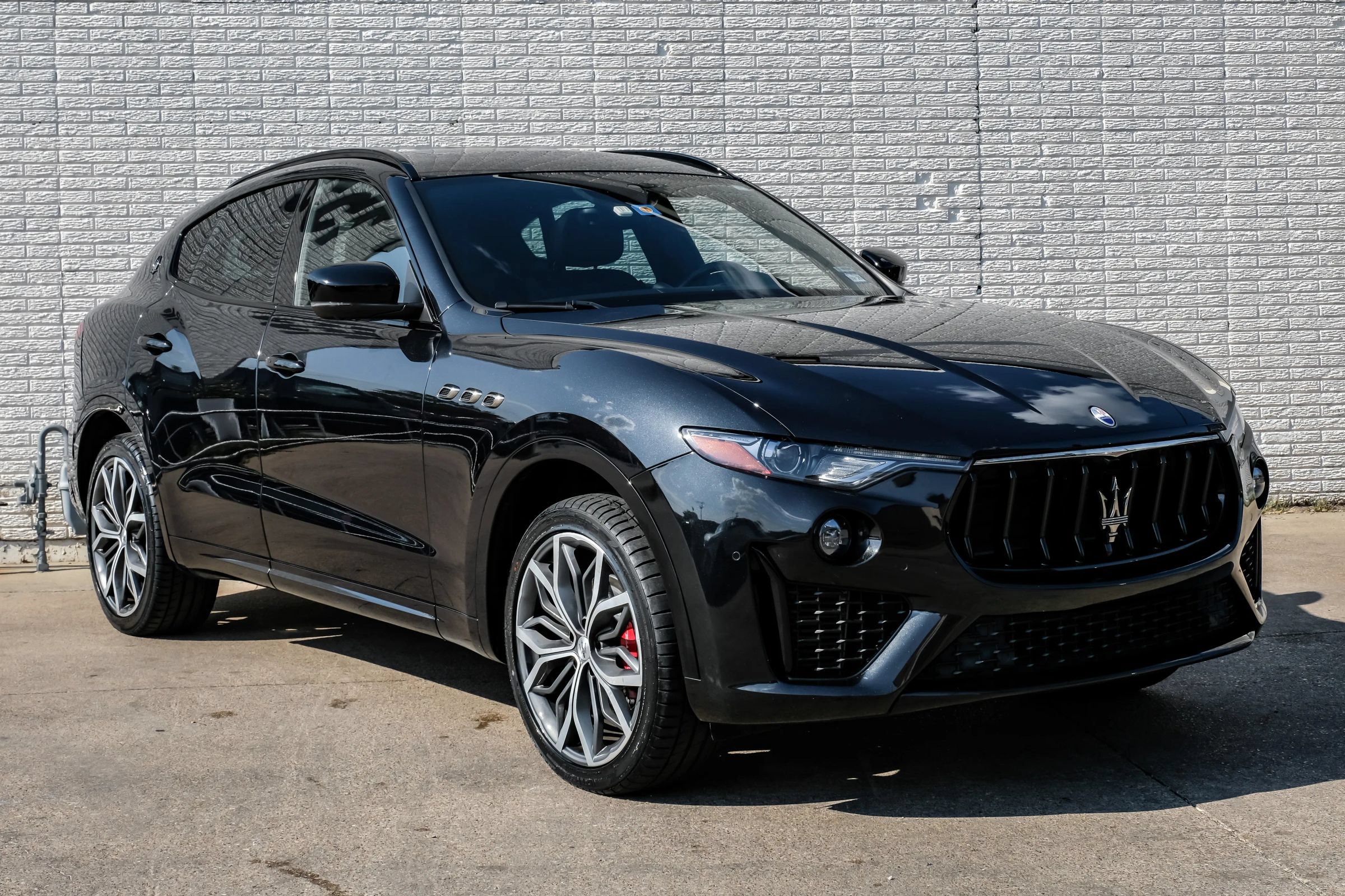 Used 2021 Maserati Levante AWD/4WD image 6