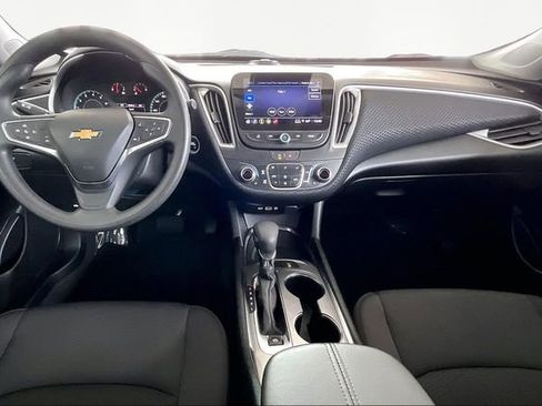 Used 2024 Chevrolet Malibu LT image 7