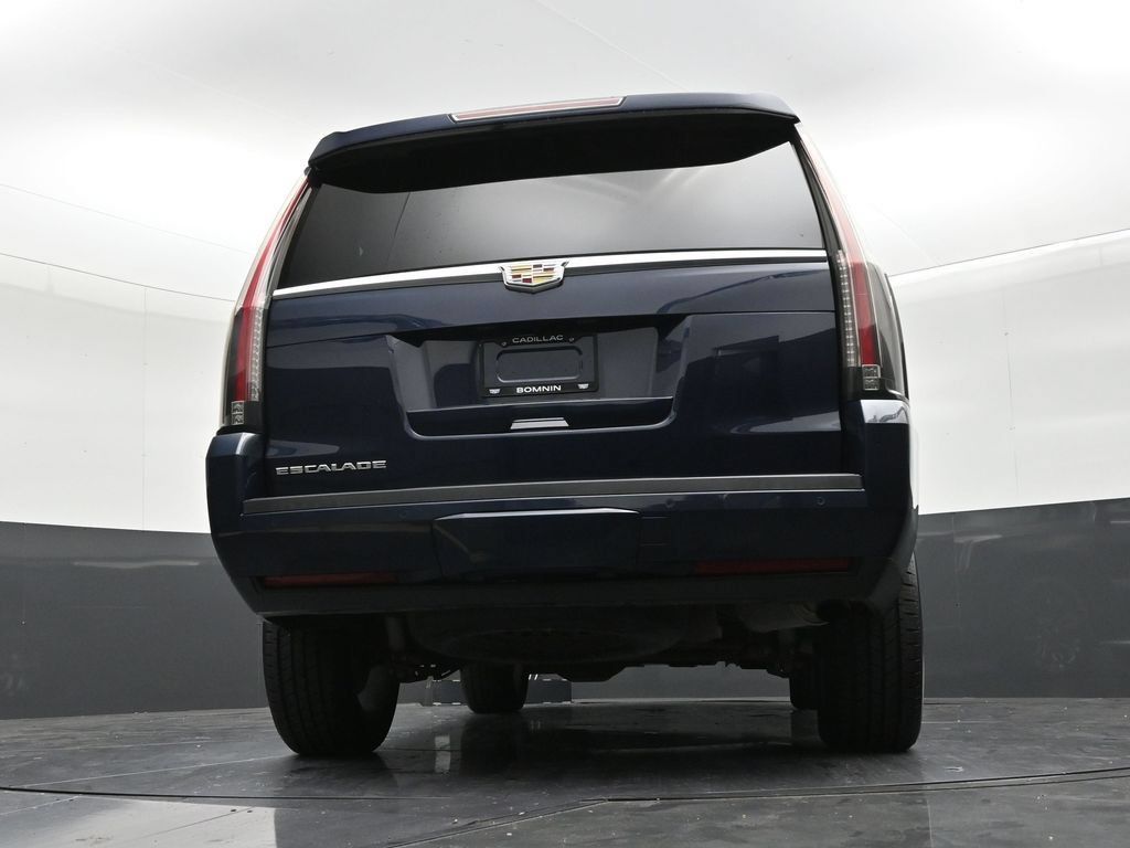 Used 2020 Cadillac Escalade 2WD image 23