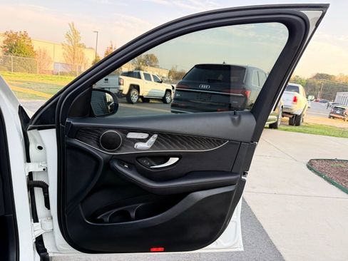 Used 2018 Mercedes-Benz GLC 300 image 34