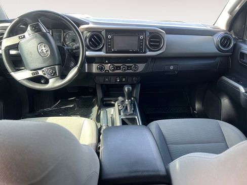 Used 2019 Toyota Tacoma SR5 AWD/4WD image 10