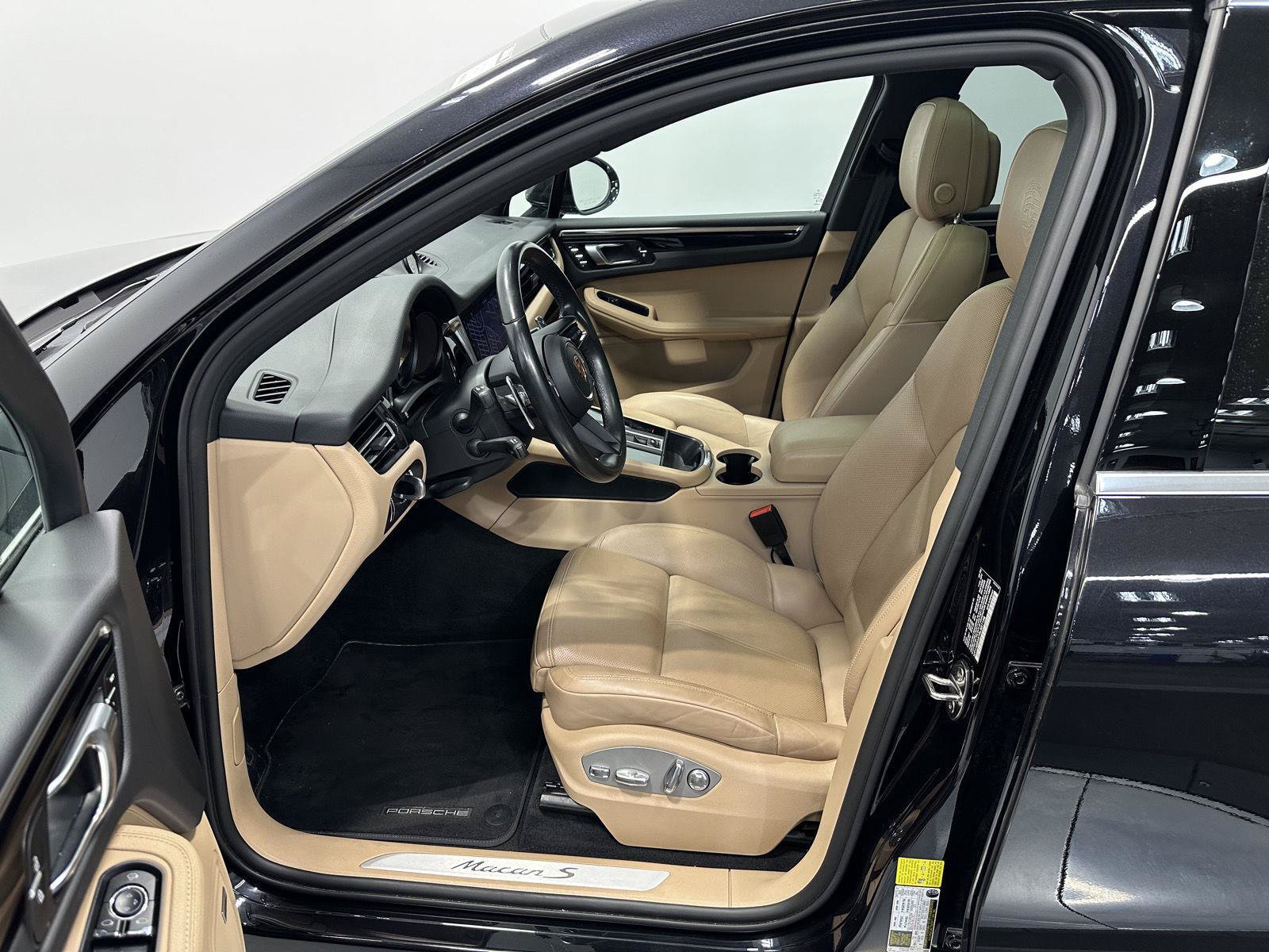 Used 2024 Porsche Macan S AWD/4WD image 17