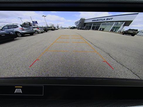 Used 2023 Buick Envision Essence image 17