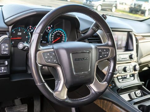Used 2018 GMC Yukon Denali image 15