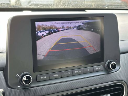 Used 2022 Hyundai Kona SE image 4