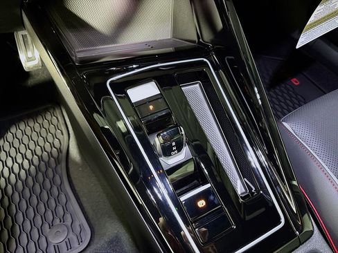 New 2025 Volkswagen GTI SE image 18