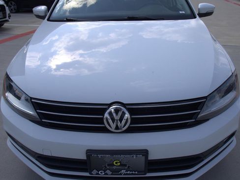 Used 2017 Volkswagen Jetta SEL image 12