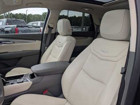 Used 2023 Cadillac XT5 Premium Luxury w/ LPO, Floor Liner Package FWD image 16