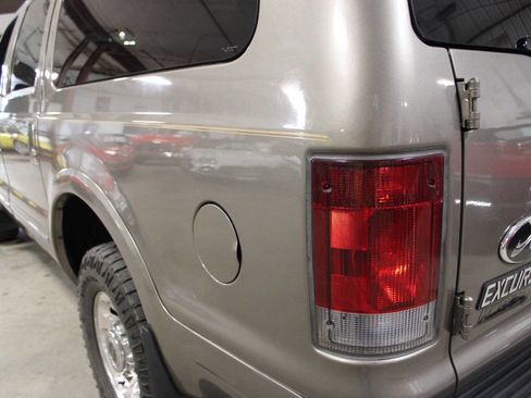 Used 2004 Ford Excursion Limited image 12