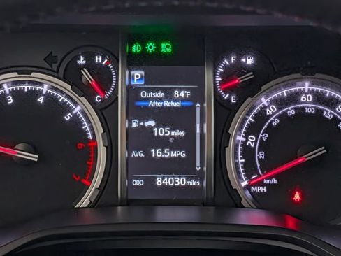 Used 2021 Toyota 4Runner Venture w/ Moonroof Package AWD/4WD image 32